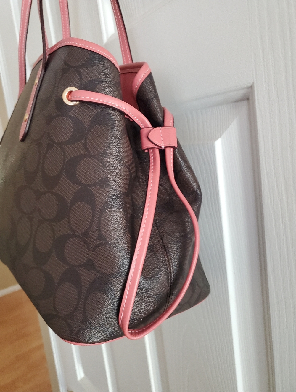 Coach Drawstring Carryall in Signature Canvas, model F57842 And Coach Dustbag - Picture 3 of 16